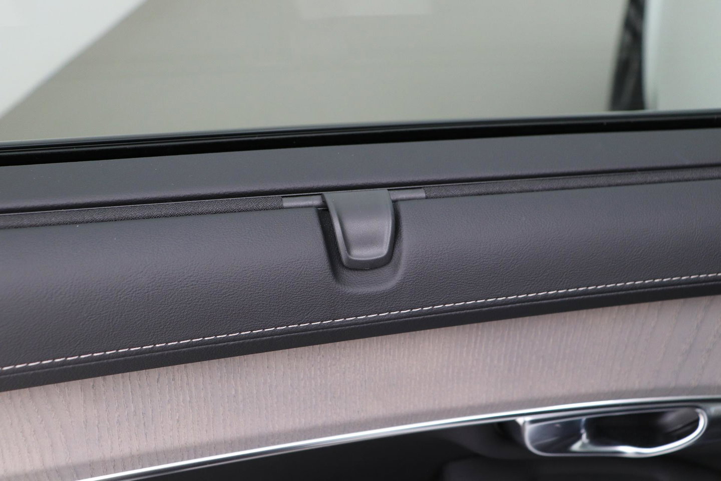 Volvo XC90 2.0 T8 Plug-in hybrid AWD Ultra Dark | FACELIFT | ACC | Stoelventilatie | Luchtvering | Trekhaak | 360° Camera