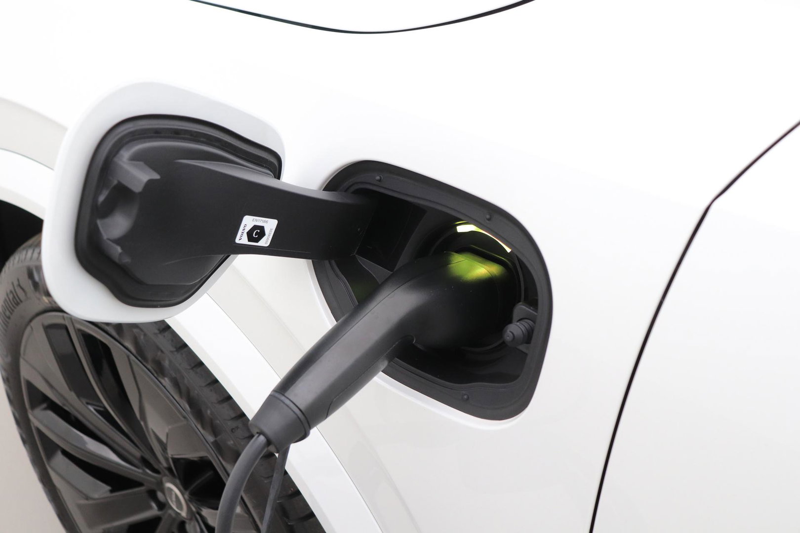 Volvo XC90 2.0 T8 Plug-in hybrid AWD Ultra Dark | FACELIFT | ACC | Stoelventilatie | Luchtvering | Trekhaak | 360° Camera