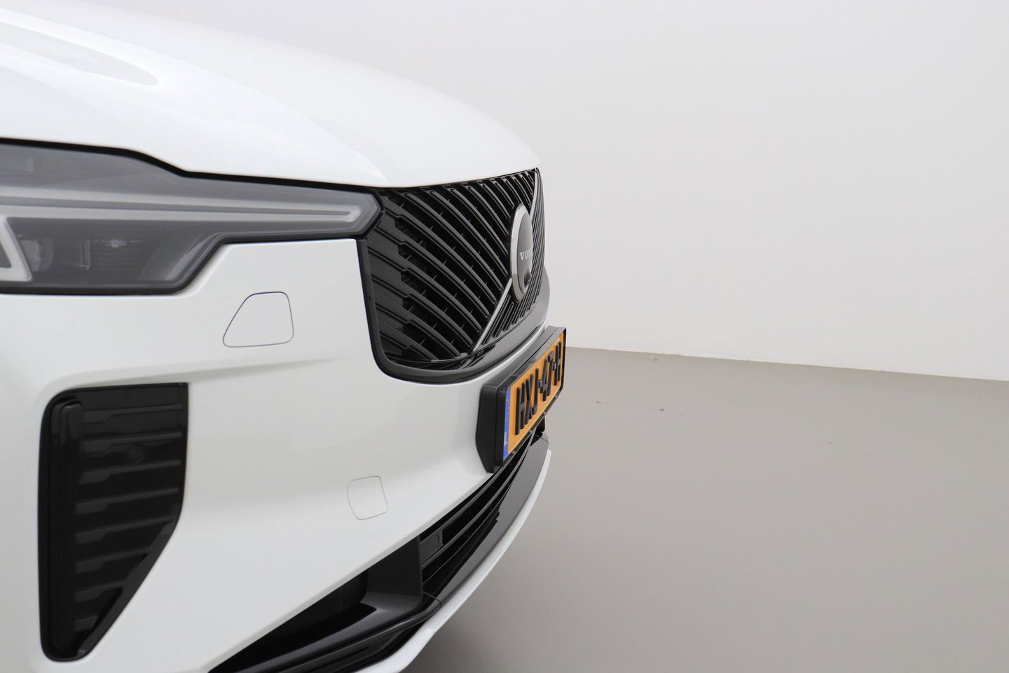 Volvo XC90 2.0 T8 Plug-in hybrid AWD Ultra Dark | FACELIFT | ACC | Stoelventilatie | Luchtvering | Trekhaak | 360° Camera