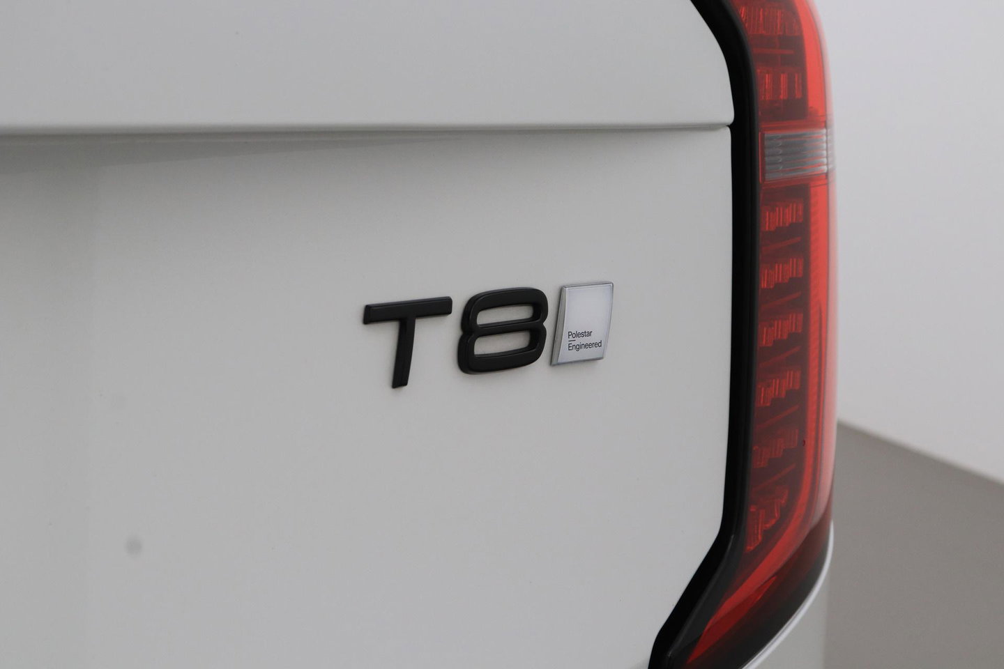 Volvo XC90 2.0 T8 Plug-in hybrid AWD Ultra Dark | FACELIFT | ACC | Stoelventilatie | Luchtvering | Trekhaak | 360° Camera