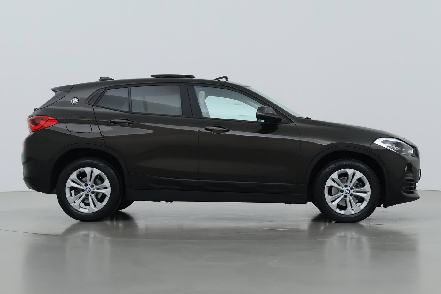 BMW X2 sDrive18i High Executive | Automaat | Panoramadak | Leder | harman/kardon | Stoelverwarming