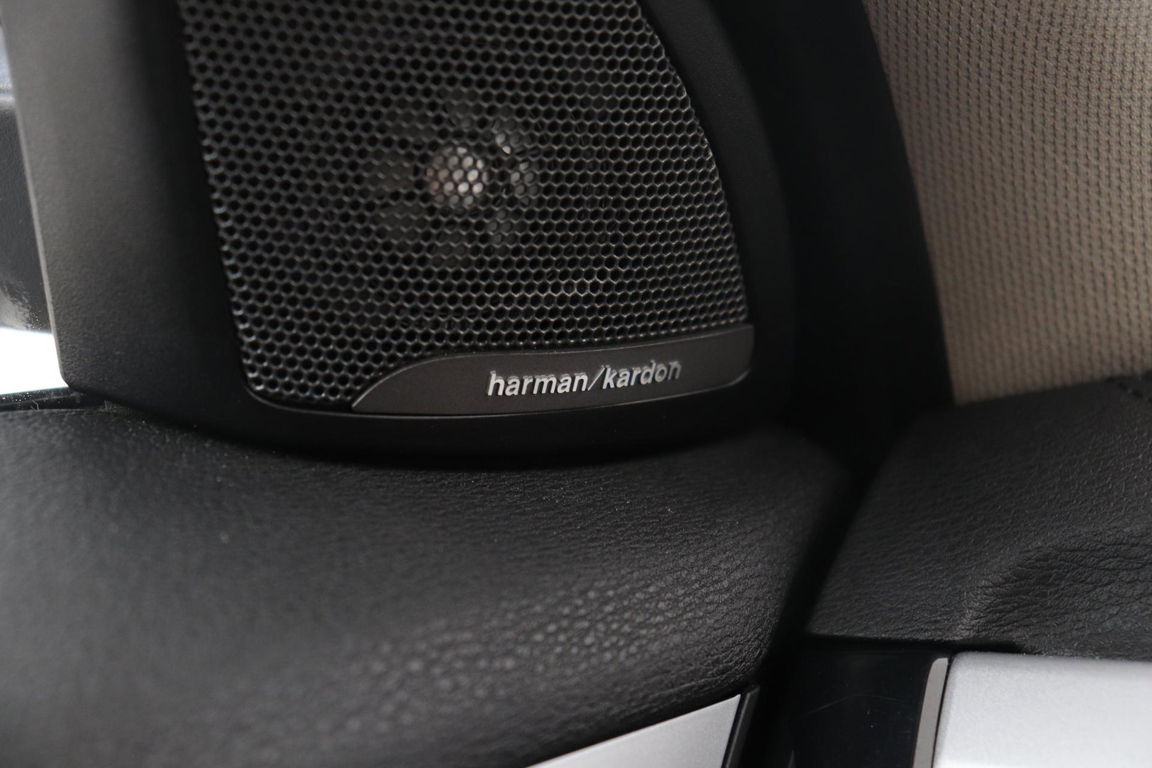 BMW X2 sDrive18i High Executive | Automaat | Panoramadak | Leder | harman/kardon | Stoelverwarming
