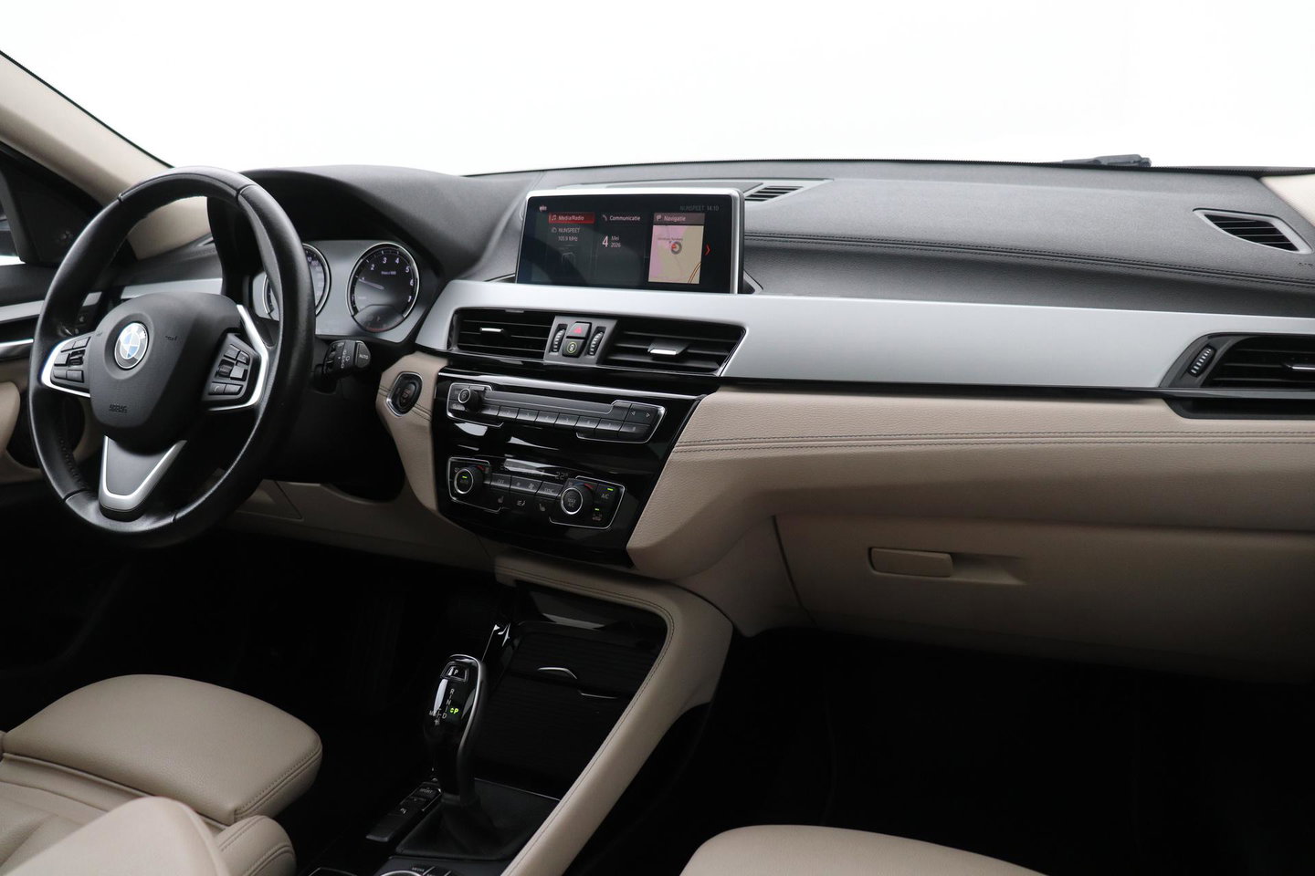 BMW X2 sDrive18i High Executive | Automaat | Panoramadak | Leder | harman/kardon | Stoelverwarming
