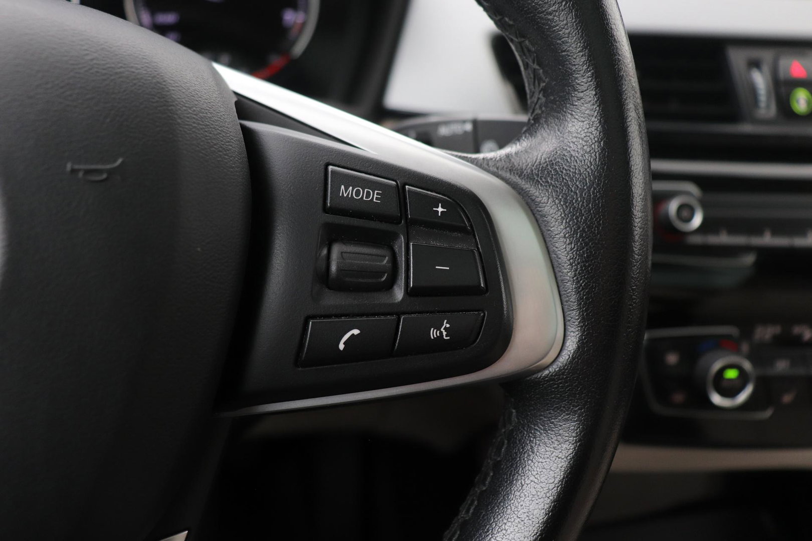 BMW X2 sDrive18i High Executive | Automaat | Panoramadak | Leder | harman/kardon | Stoelverwarming