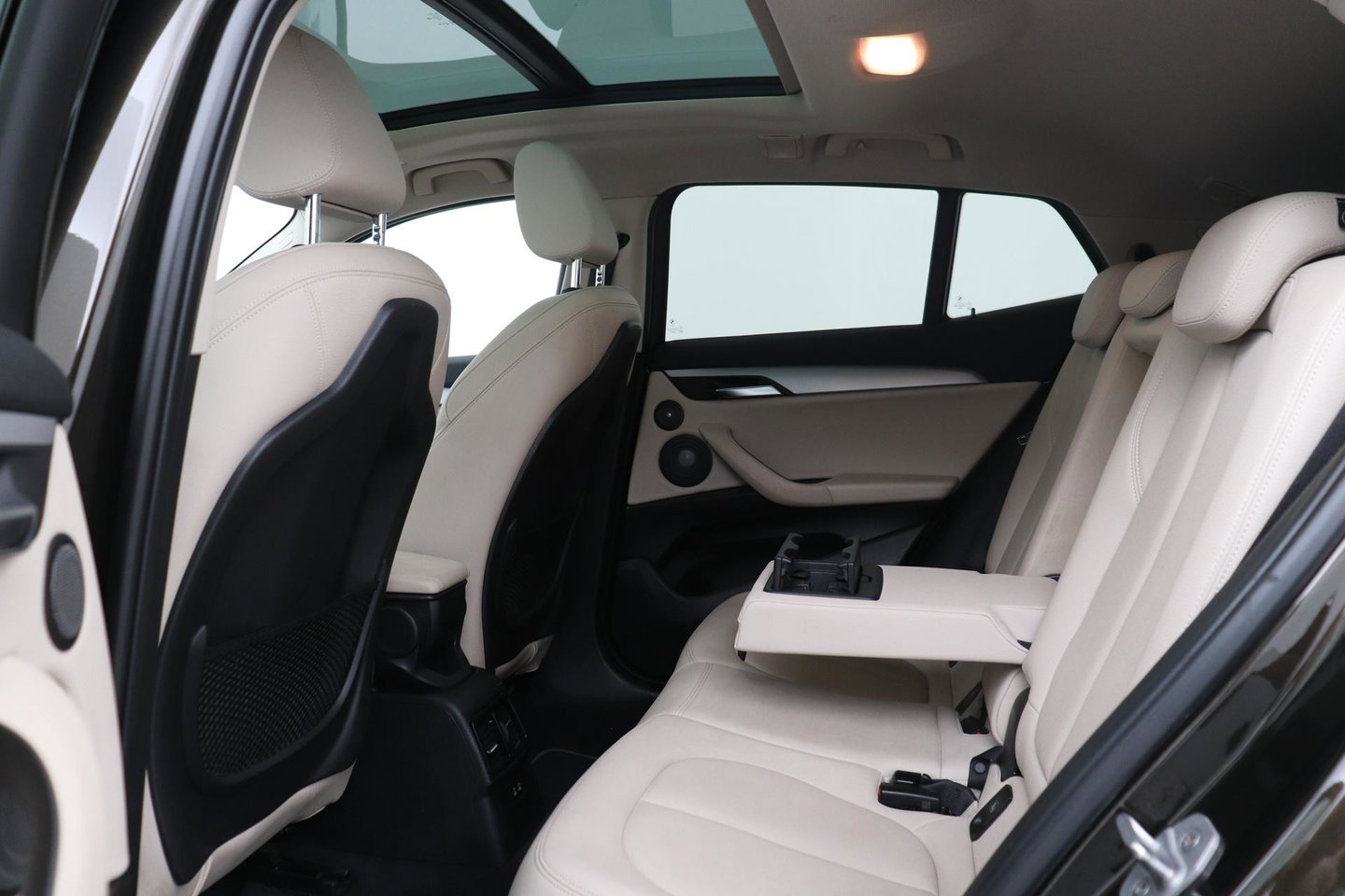 BMW X2 sDrive18i High Executive | Automaat | Panoramadak | Leder | harman/kardon | Stoelverwarming