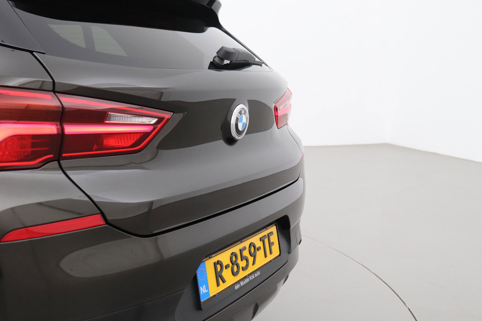 BMW X2 sDrive18i High Executive | Automaat | Panoramadak | Leder | harman/kardon | Stoelverwarming