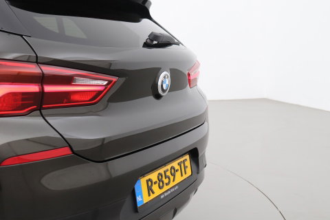 BMW X2 sDrive18i High Executive | Automaat | Panoramadak | Leder | harman/kardon | Stoelverwarming