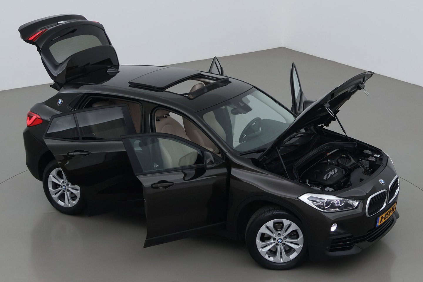 BMW X2 sDrive18i High Executive | Automaat | Panoramadak | Leder | harman/kardon | Stoelverwarming