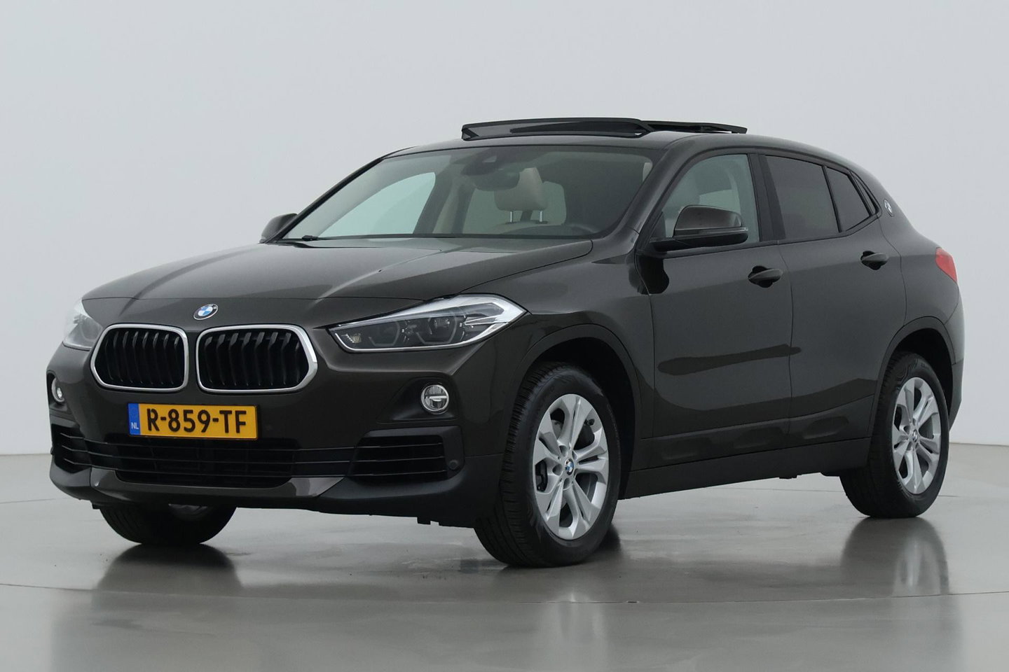 BMW X2 sDrive18i High Executive | Automaat | Panoramadak | Leder | harman/kardon | Stoelverwarming