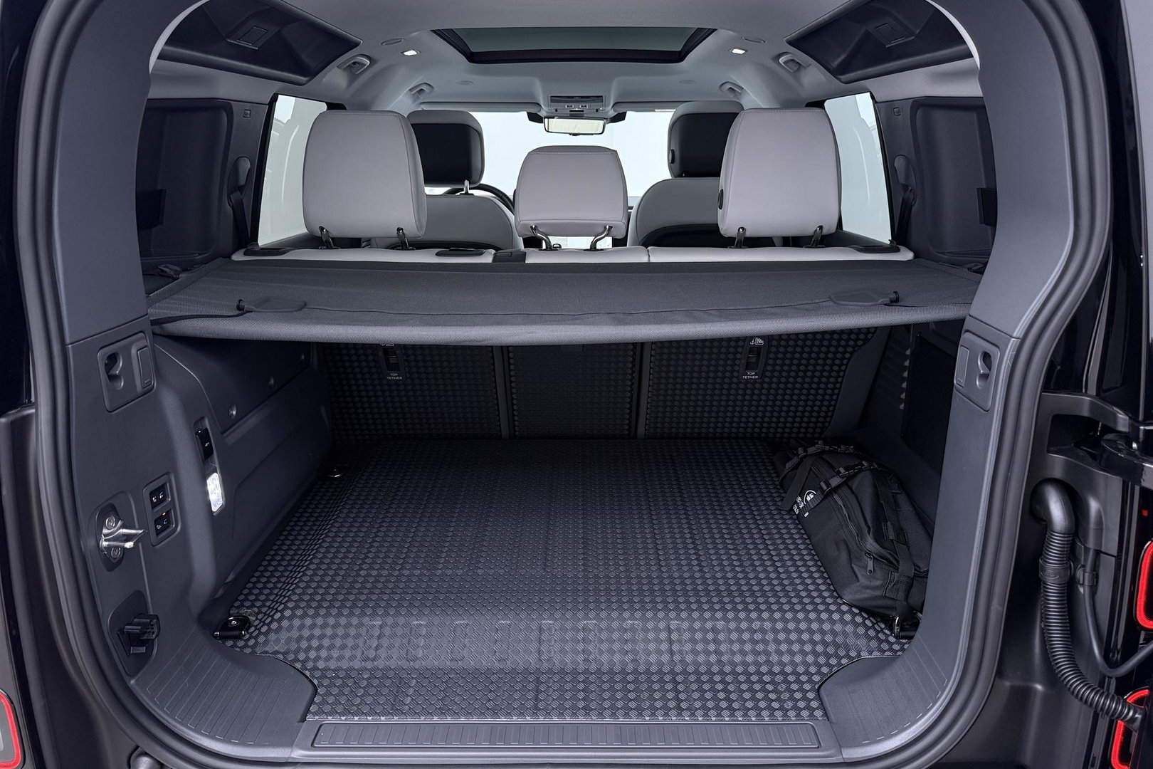 Land Rover Defender P300e 110 X-Dynamic HSE | FACELIFT | ClearSight | Meridian Surround | Head-Up | ACC | Panoramadak | Trekhaak