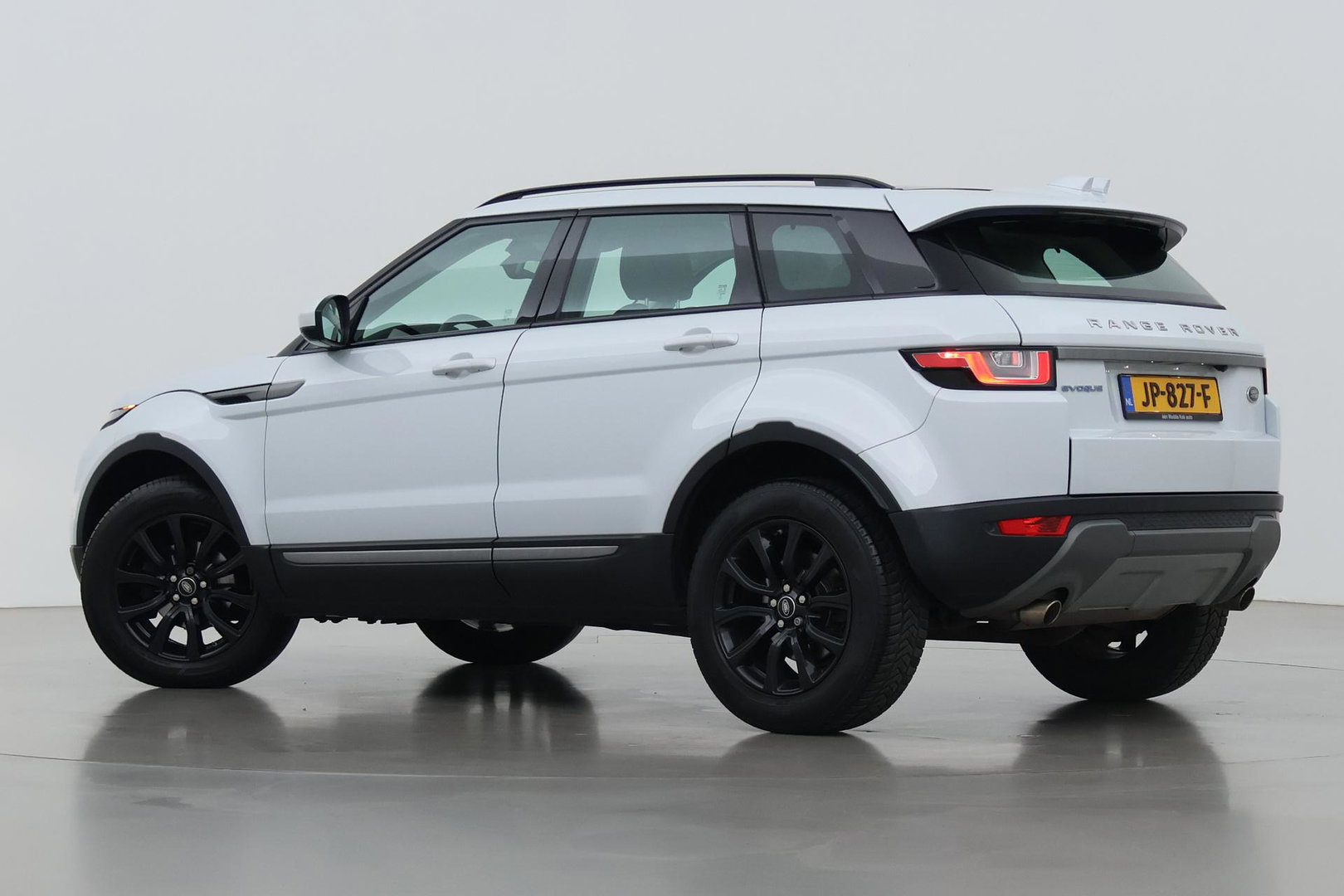 Land Rover Range Rover Evoque 2.0 eD4 SE Dynamic | Panoramadak | Camera | Stoel+Stuurverwarming | Keyless | Leder | 18 Inch