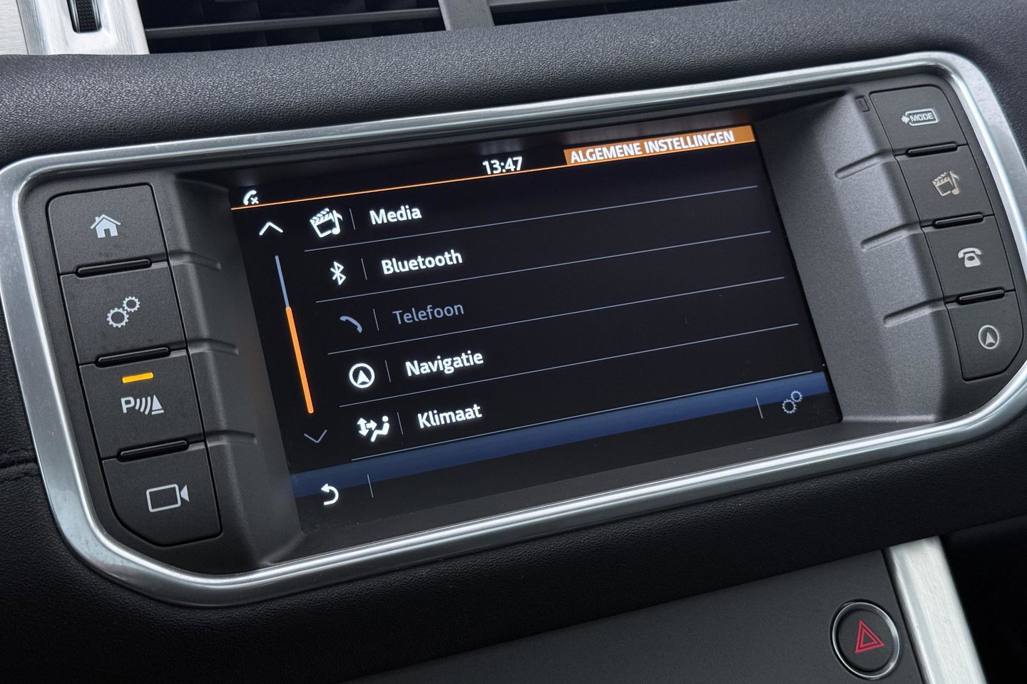 Land Rover Range Rover Evoque 2.0 eD4 SE Dynamic | Panoramadak | Camera | Stoel+Stuurverwarming | Keyless | Leder | 18 Inch
