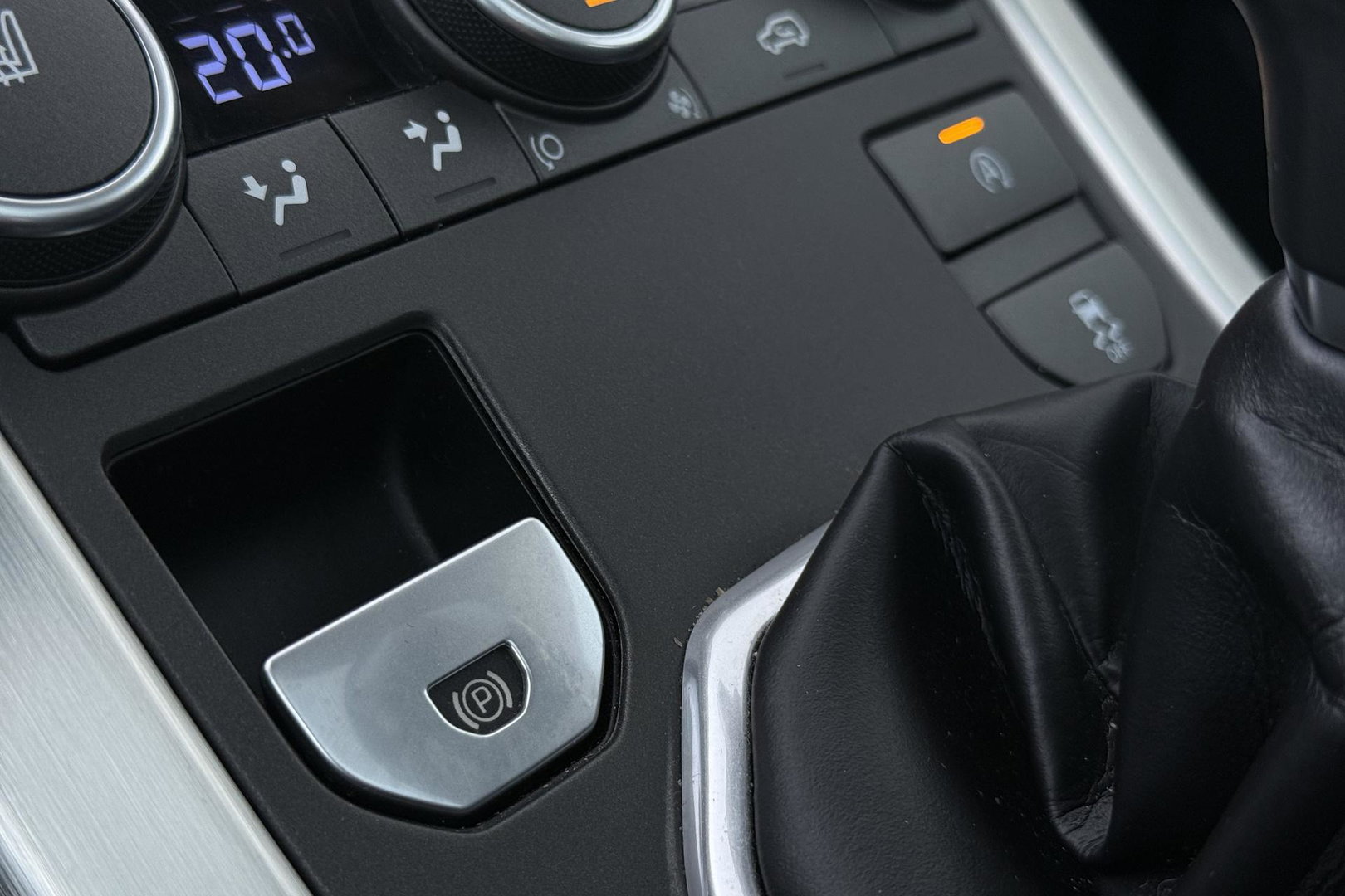 Land Rover Range Rover Evoque 2.0 eD4 SE Dynamic | Panoramadak | Camera | Stoel+Stuurverwarming | Keyless | Leder | 18 Inch
