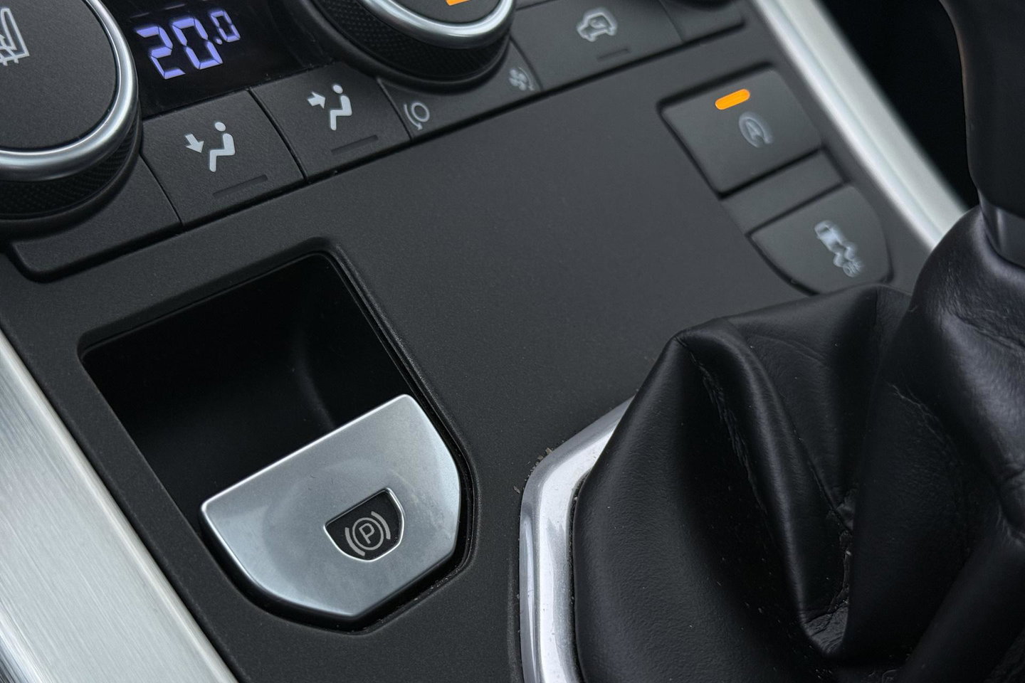 Land Rover Range Rover Evoque 2.0 eD4 SE Dynamic | Panoramadak | Camera | Stoel+Stuurverwarming | Keyless | Leder | 18 Inch