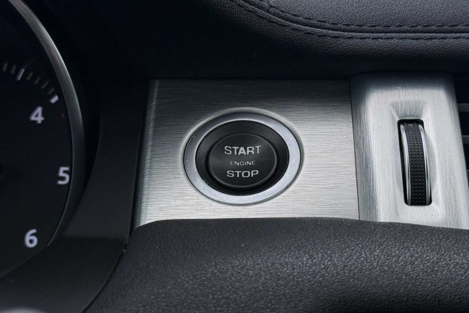 Land Rover Range Rover Evoque 2.0 eD4 SE Dynamic | Panoramadak | Camera | Stoel+Stuurverwarming | Keyless | Leder | 18 Inch