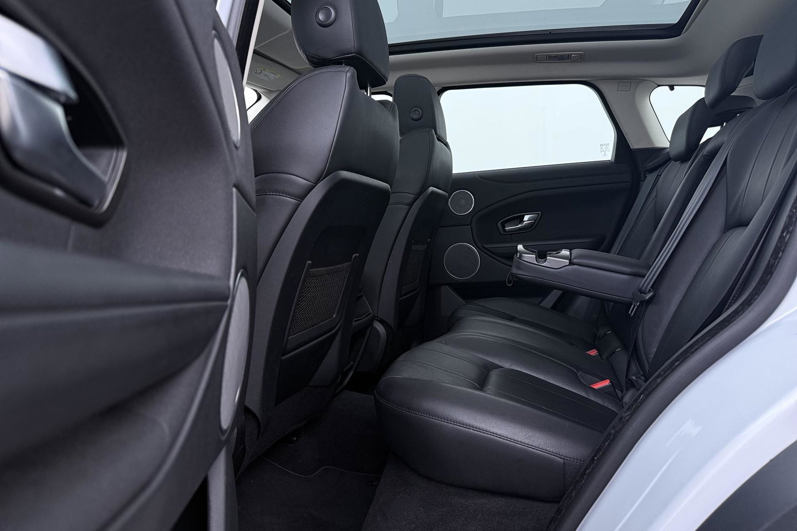 Land Rover Range Rover Evoque 2.0 eD4 SE Dynamic | Panoramadak | Camera | Stoel+Stuurverwarming | Keyless | Leder | 18 Inch