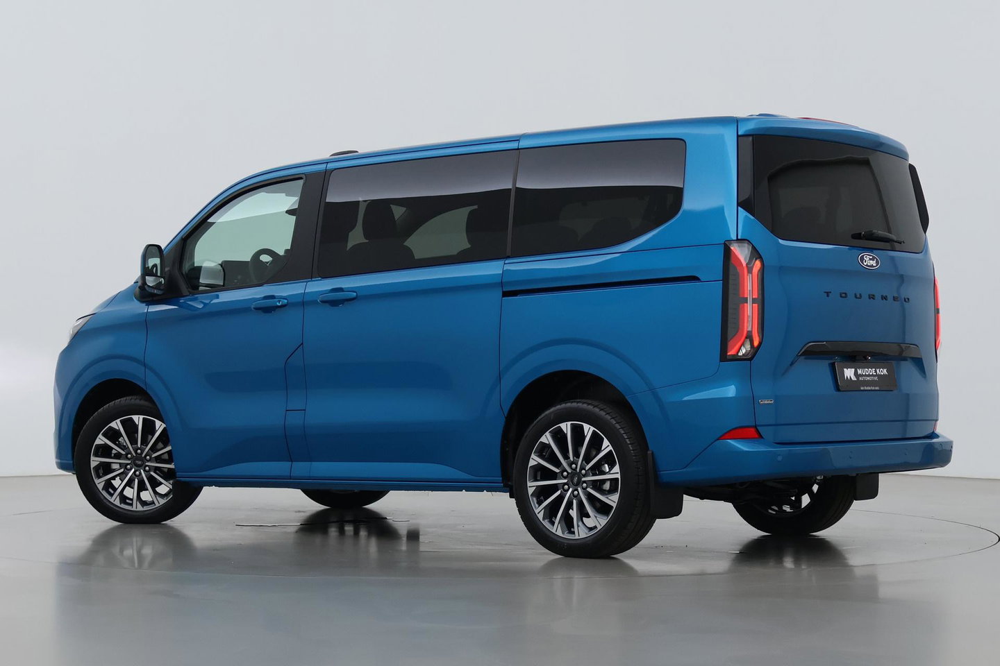 Ford Transit Custom Tourneo 340 2.5 PHEV L1H1 Titanium X | 8P | Panoramadak | ACC | Elektrische Schuifdeuren | Trekhaak | Bang&Olufsen