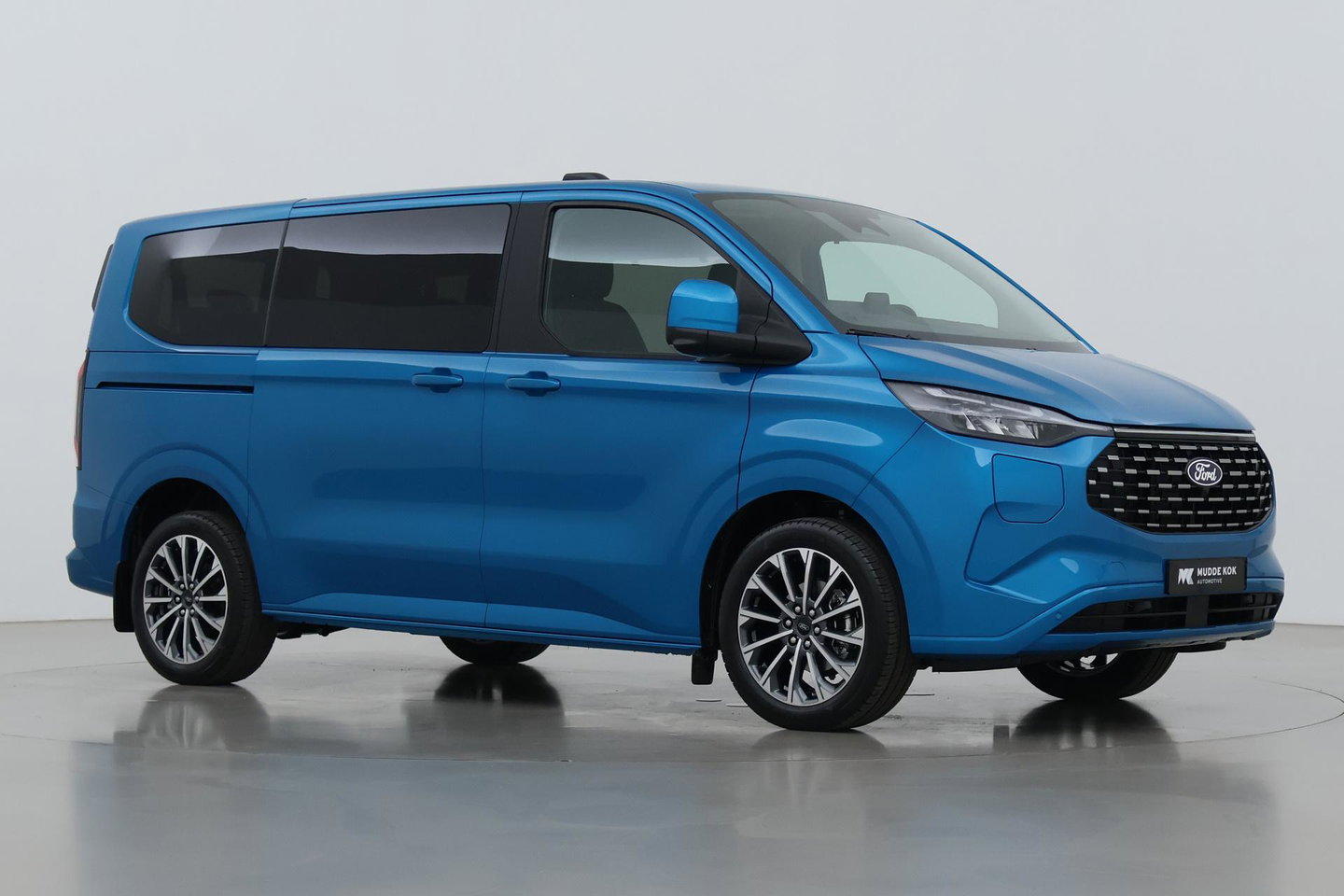 Ford Transit Custom Tourneo 340 2.5 PHEV L1H1 Titanium X | 8P | Panoramadak | ACC | Elektrische Schuifdeuren | Trekhaak | Bang&Olufsen
