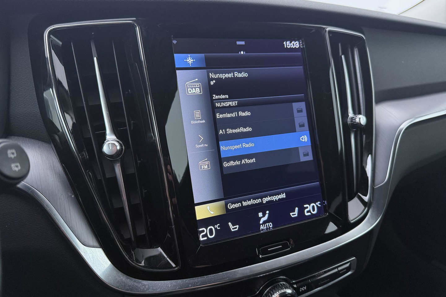 Volvo V60 T6 Recharge Inscription | Trekhaak | Stoel+Stuurverwarming | Camera | Keyless | 18 Inch