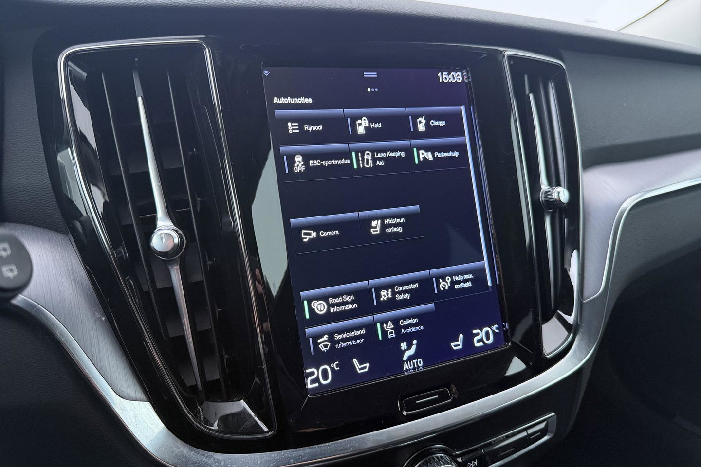 Volvo V60 T6 Recharge Inscription | Trekhaak | Stoel+Stuurverwarming | Camera | Keyless | 18 Inch