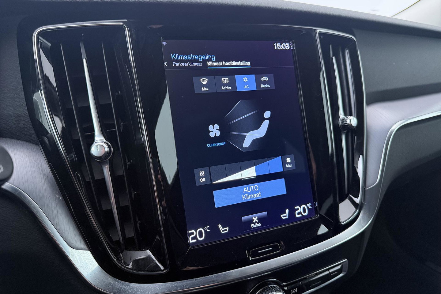 Volvo V60 T6 Recharge Inscription | Trekhaak | Stoel+Stuurverwarming | Camera | Keyless | 18 Inch