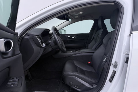 Volvo V60 T6 Recharge Inscription | Trekhaak | Stoel+Stuurverwarming | Camera | Keyless | 18 Inch