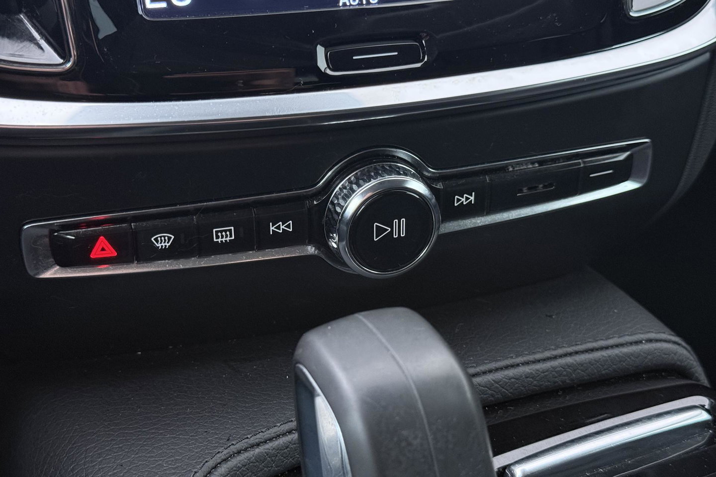 Volvo V60 T6 Recharge Inscription | Trekhaak | Stoel+Stuurverwarming | Camera | Keyless | 18 Inch