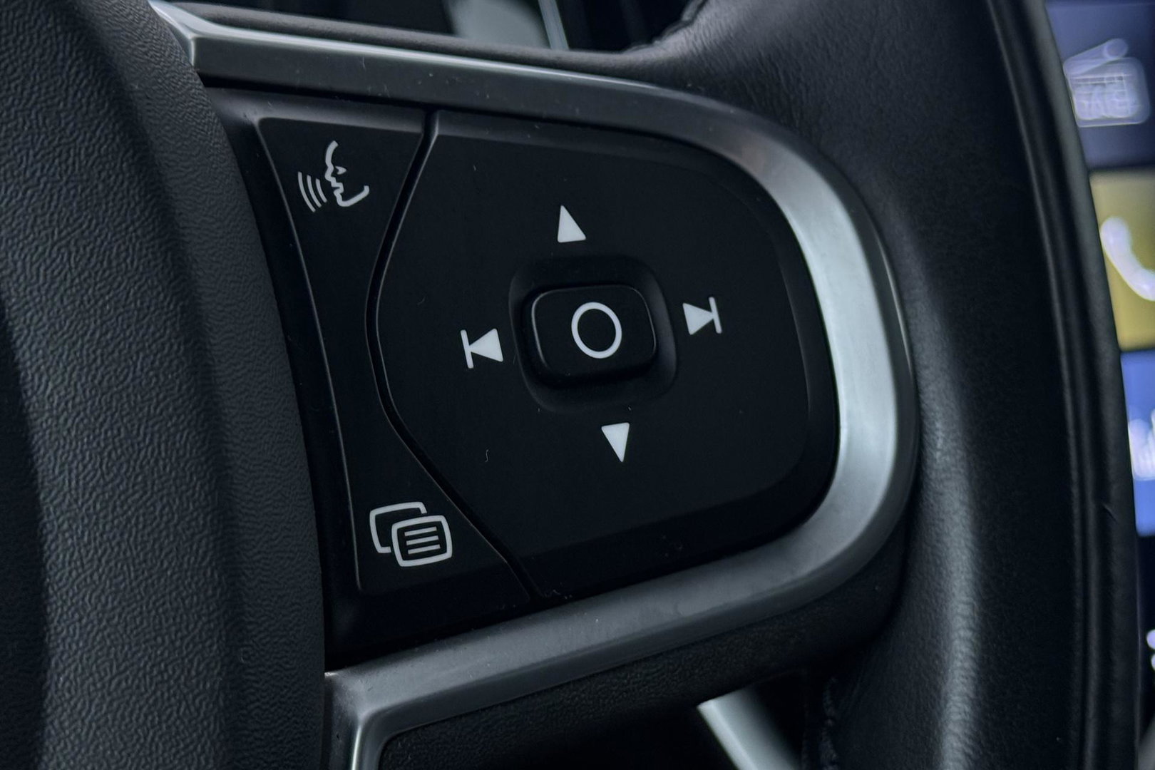 Volvo V60 T6 Recharge Inscription | Trekhaak | Stoel+Stuurverwarming | Camera | Keyless | 18 Inch