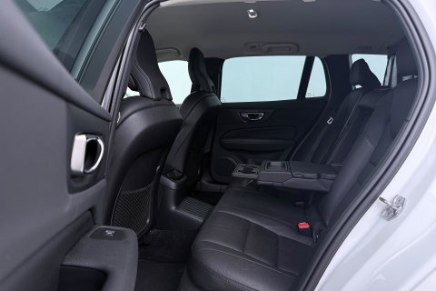 Volvo V60 T6 Recharge Inscription | Trekhaak | Stoel+Stuurverwarming | Camera | Keyless | 18 Inch
