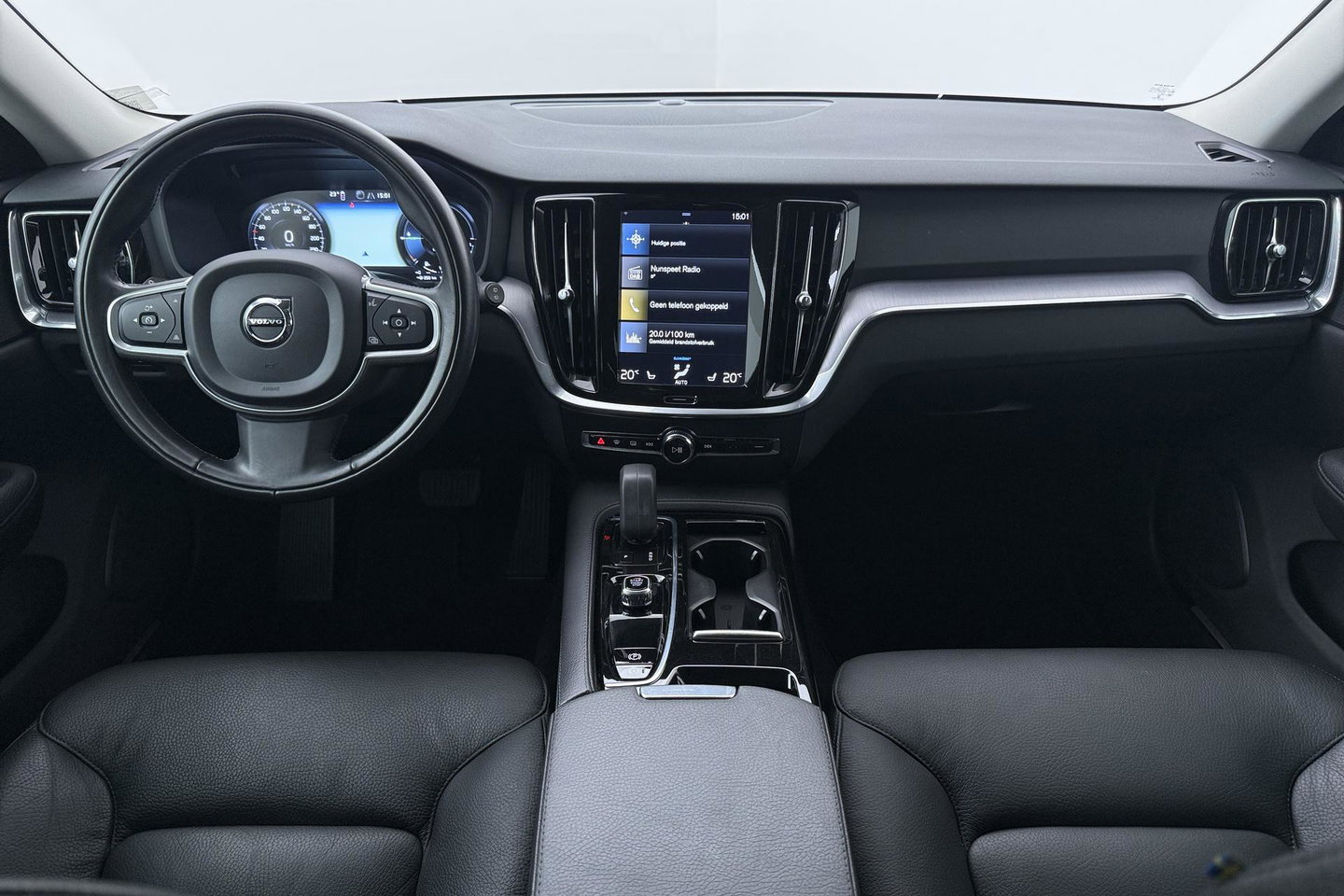 Volvo V60 T6 Recharge Inscription | Trekhaak | Stoel+Stuurverwarming | Camera | Keyless | 18 Inch