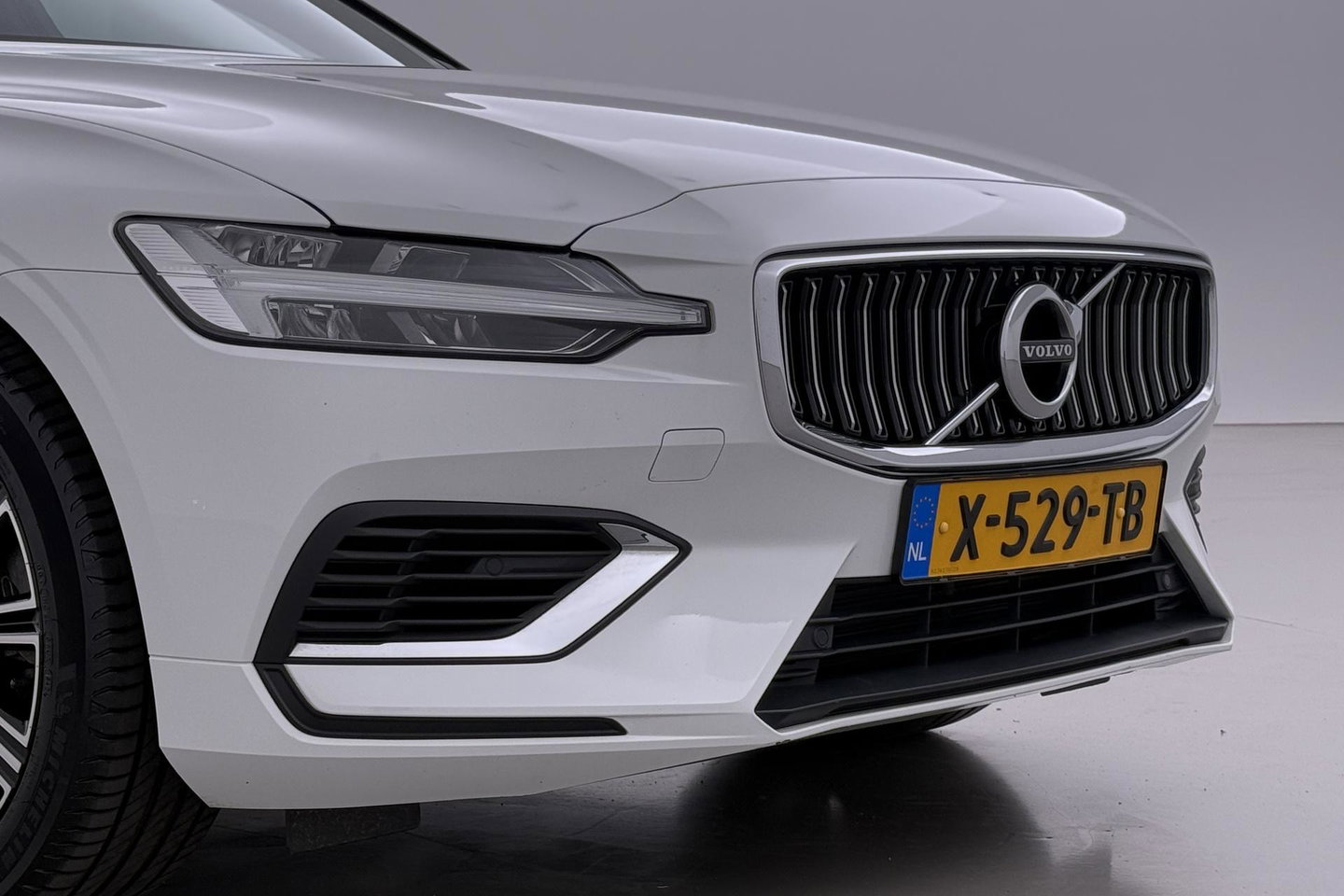 Volvo V60 T6 Recharge Inscription | Trekhaak | Stoel+Stuurverwarming | Camera | Keyless | 18 Inch