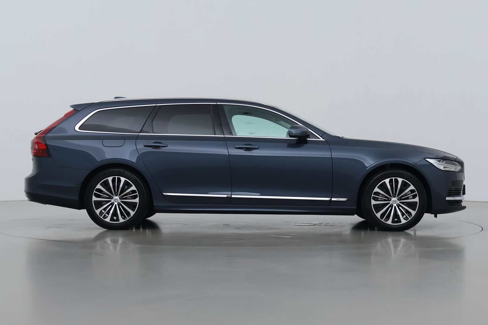 Volvo V90 T6 Plug-in hybrid Bright | ACC | Harman/Kardon | BLIS | Keyless | Stoel+Stuurverwarming | Getint Glas