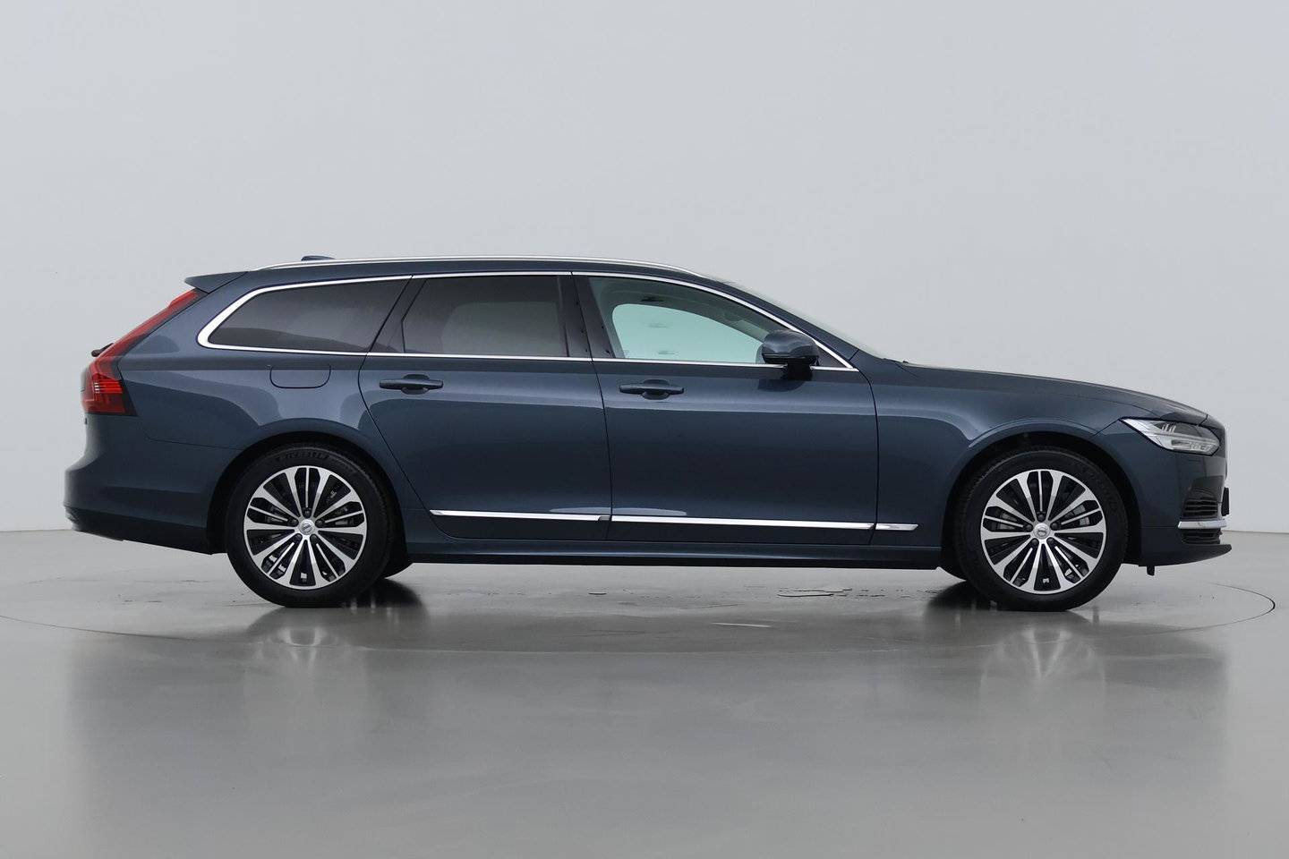 Volvo V90 T6 Plug-in hybrid Bright | ACC | Harman/Kardon | BLIS | Keyless | Stoel+Stuurverwarming | Getint Glas