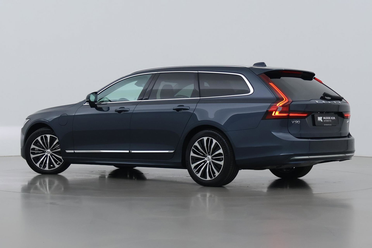 Volvo V90 T6 Plug-in hybrid Bright | ACC | Harman/Kardon | BLIS | Keyless | Stoel+Stuurverwarming | Getint Glas