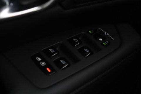 Volvo V90 T6 Plug-in hybrid Bright | ACC | Harman/Kardon | BLIS | Keyless | Stoel+Stuurverwarming | Getint Glas
