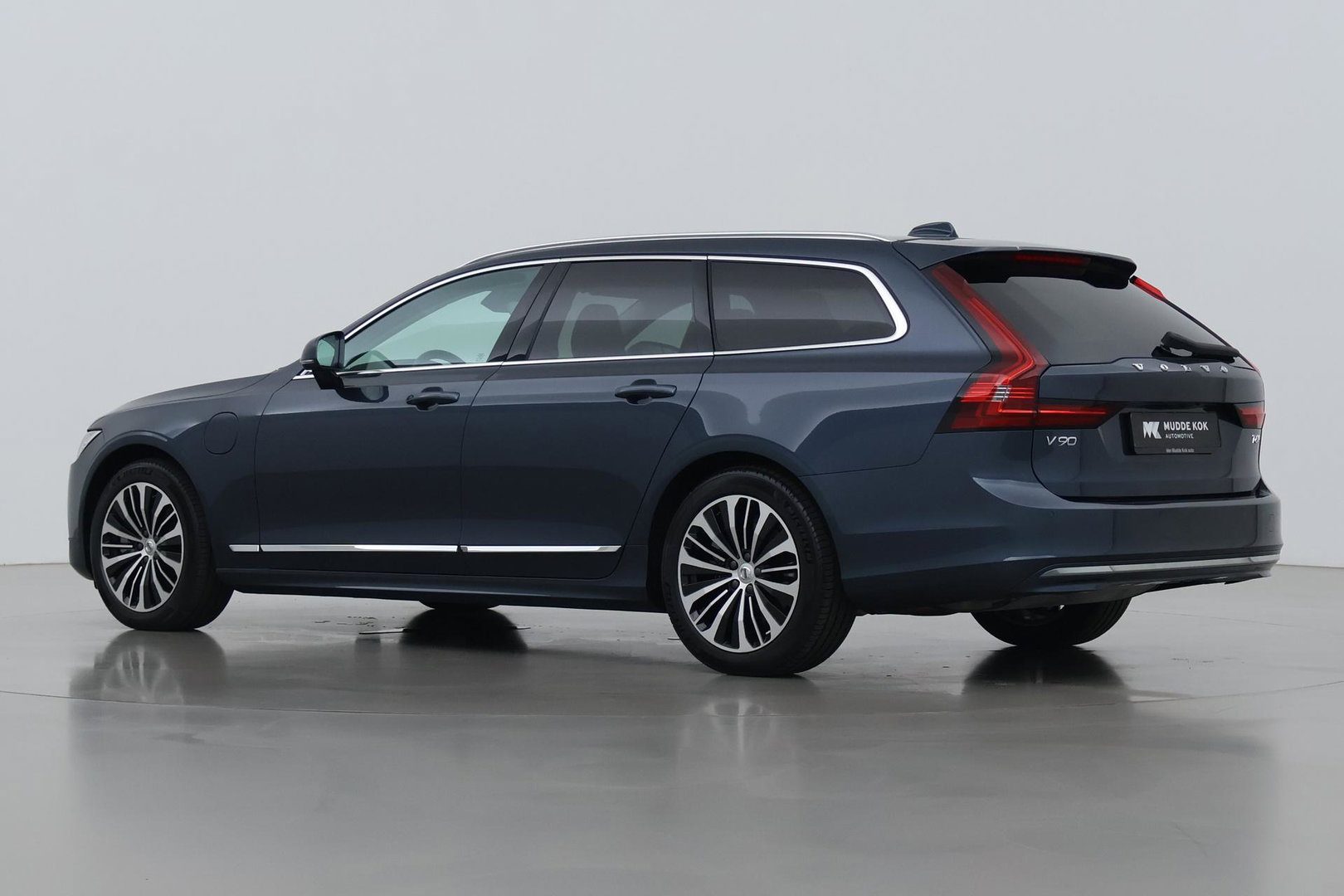 Volvo V90 T6 Plug-in hybrid Bright | ACC | Harman/Kardon | BLIS | Keyless | Stoel+Stuurverwarming | Getint Glas