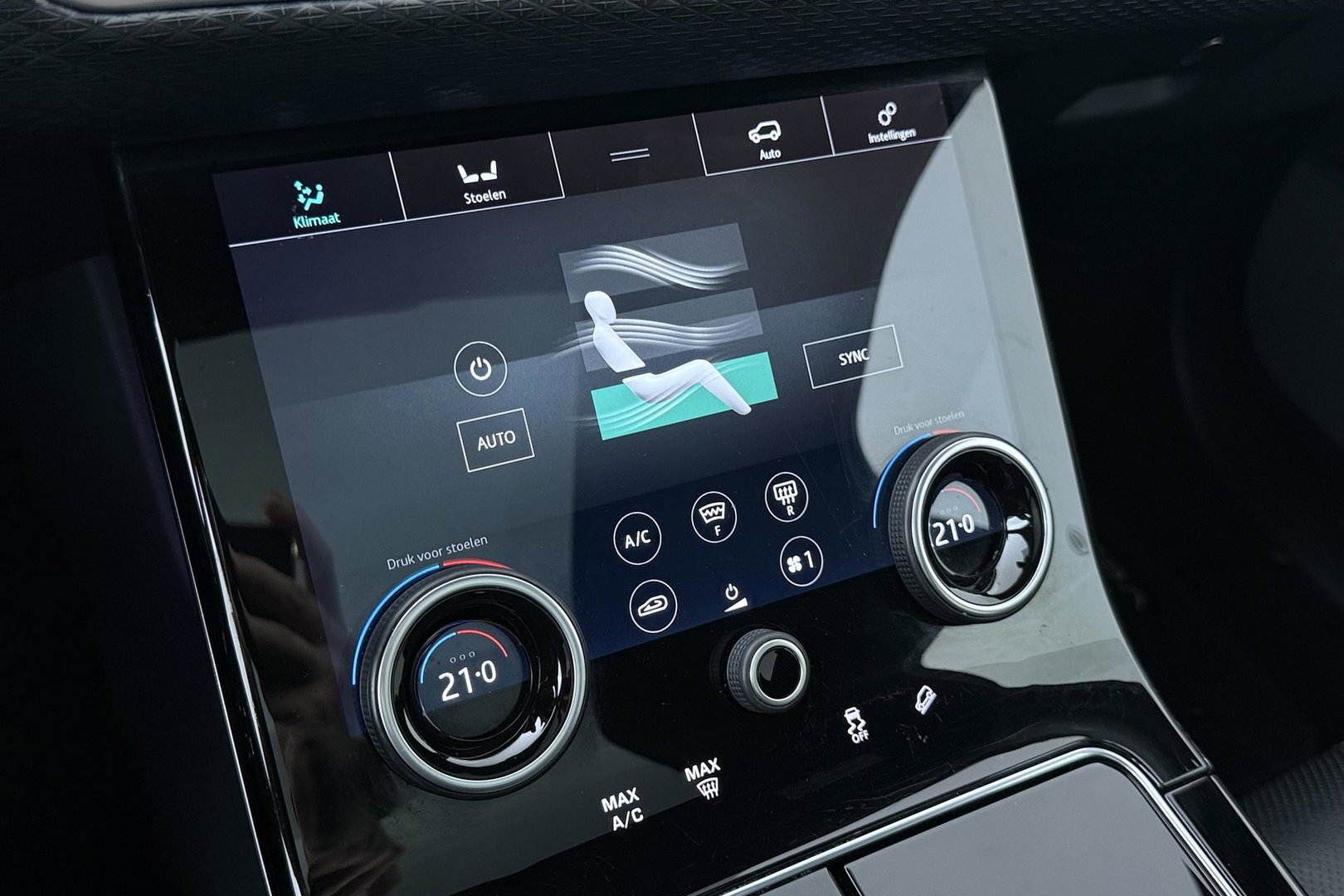 Land Rover Range Rover Velar P250 Turbo AWD R-Dynamic HSE | Panoramadak | ACC | Meridian Surround | Stoelventilatie