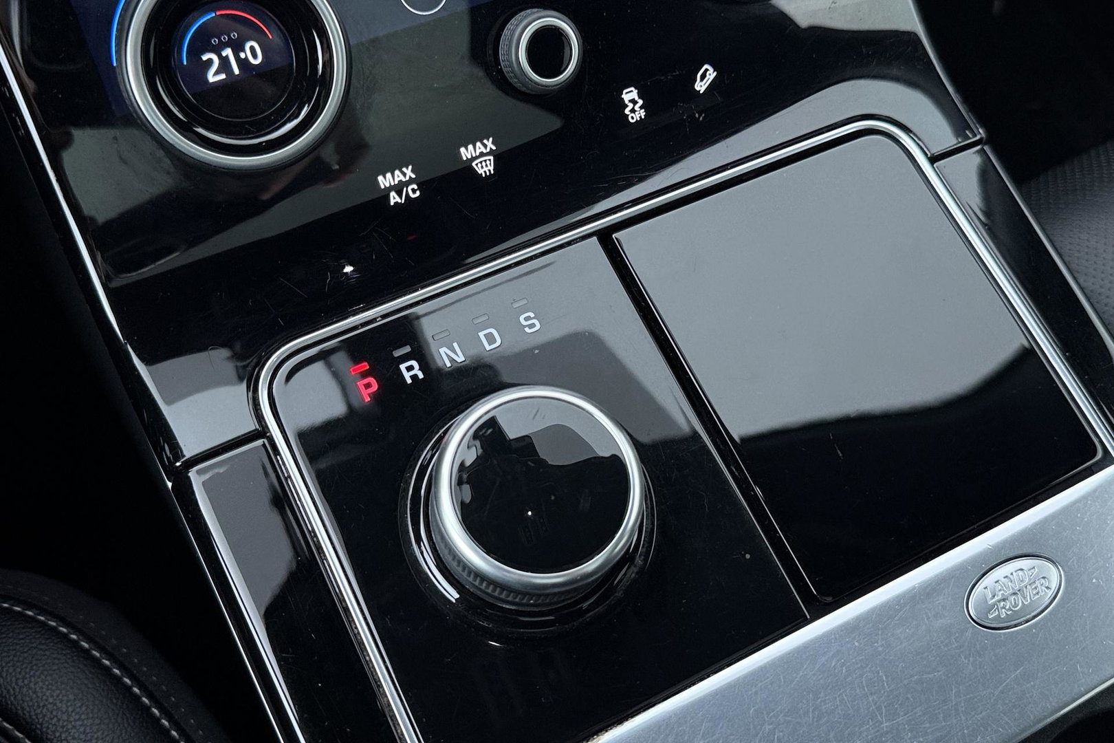 Land Rover Range Rover Velar P250 Turbo AWD R-Dynamic HSE | Panoramadak | ACC | Meridian Surround | Stoelventilatie
