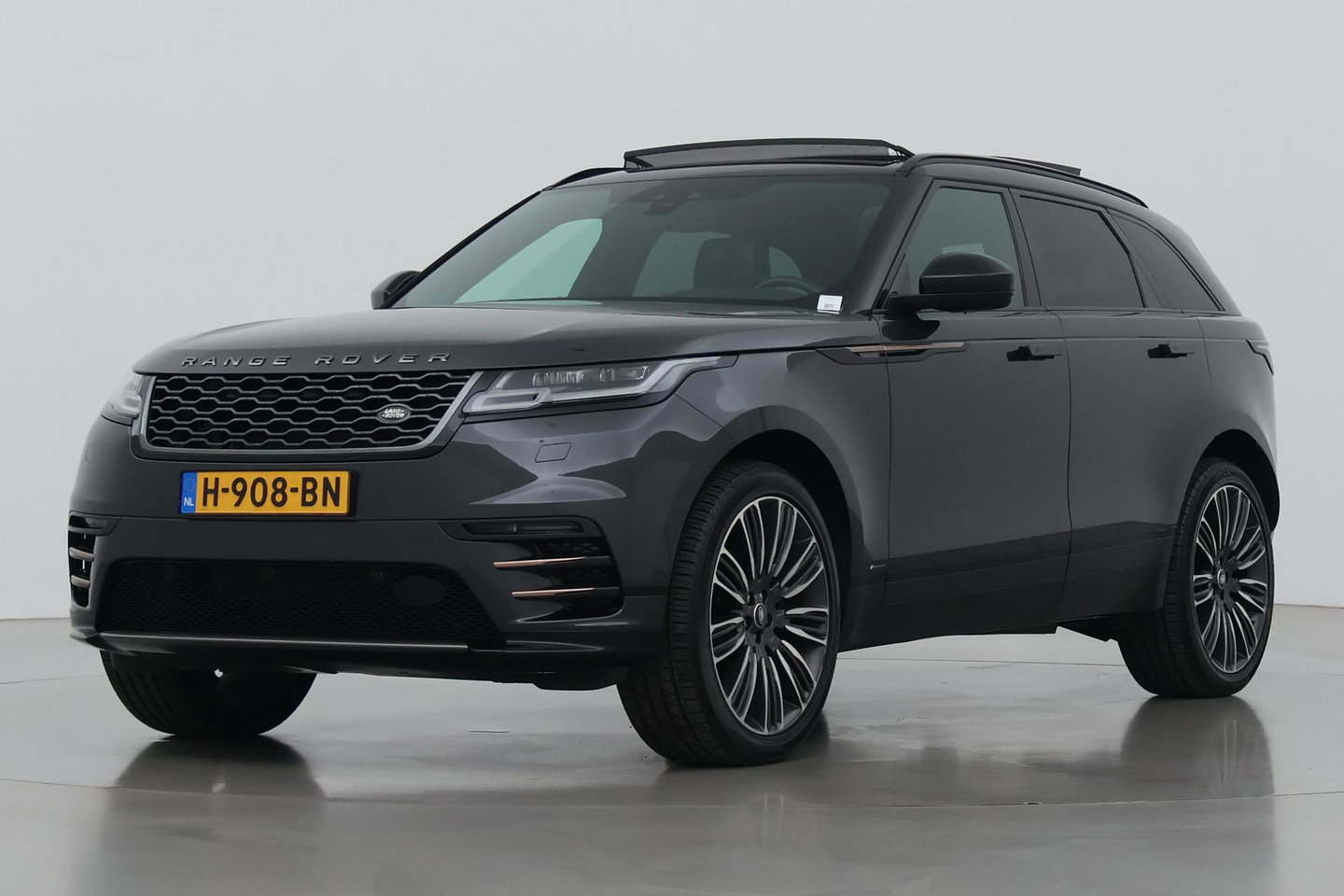Land Rover Range Rover Velar P250 Turbo AWD R-Dynamic HSE | Panoramadak | ACC | Meridian Surround | Stoelventilatie