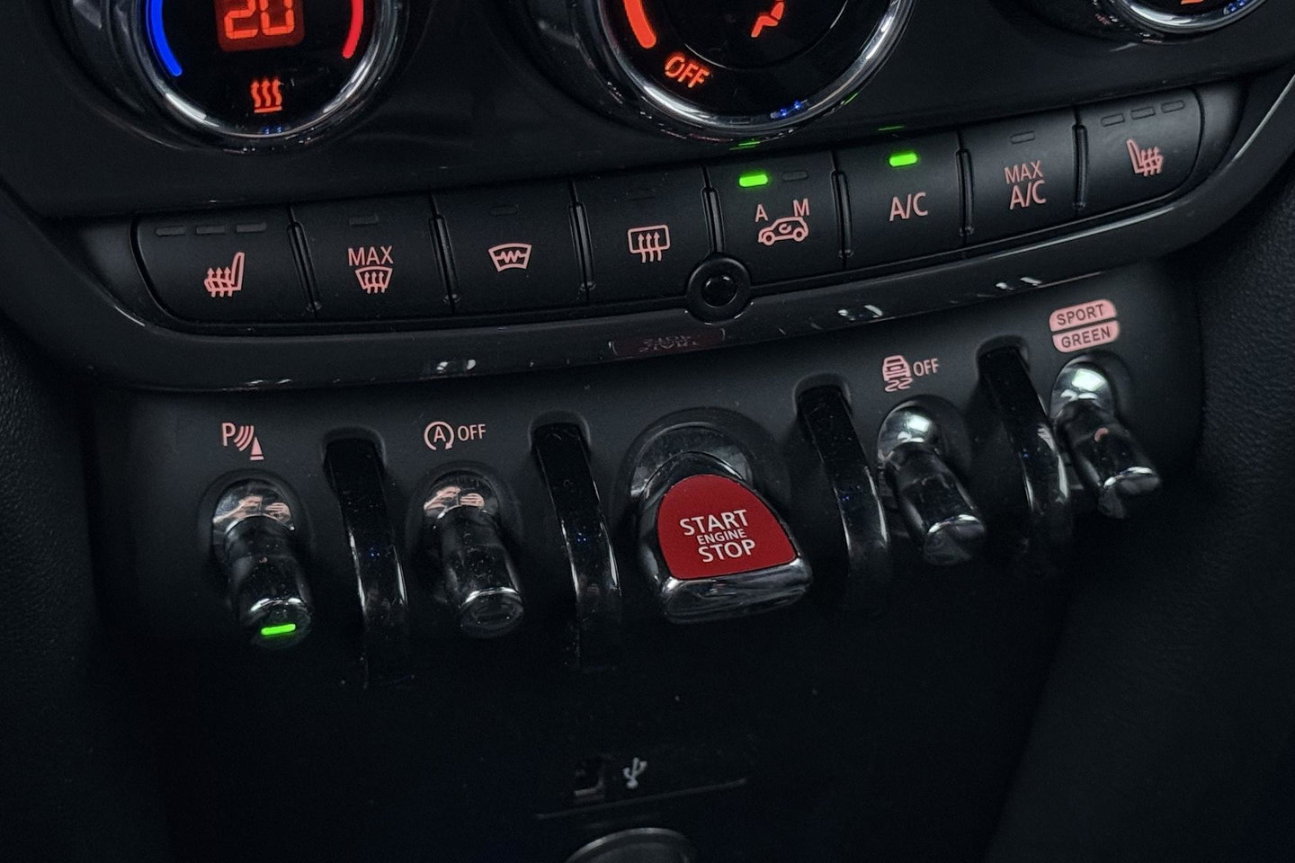 MINI Countryman 1.5 Cooper Business Edition | Automaat | Harman/Kardon | PDC V+A | Stoelverwarming | Apple Carplay