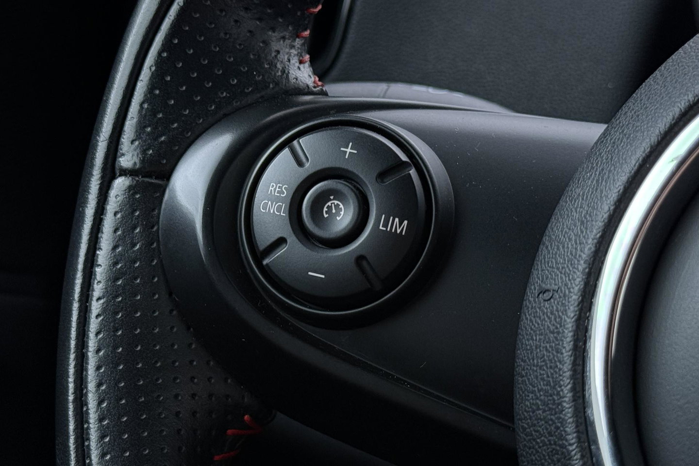 MINI Countryman 1.5 Cooper Business Edition | Automaat | Harman/Kardon | PDC V+A | Stoelverwarming | Apple Carplay