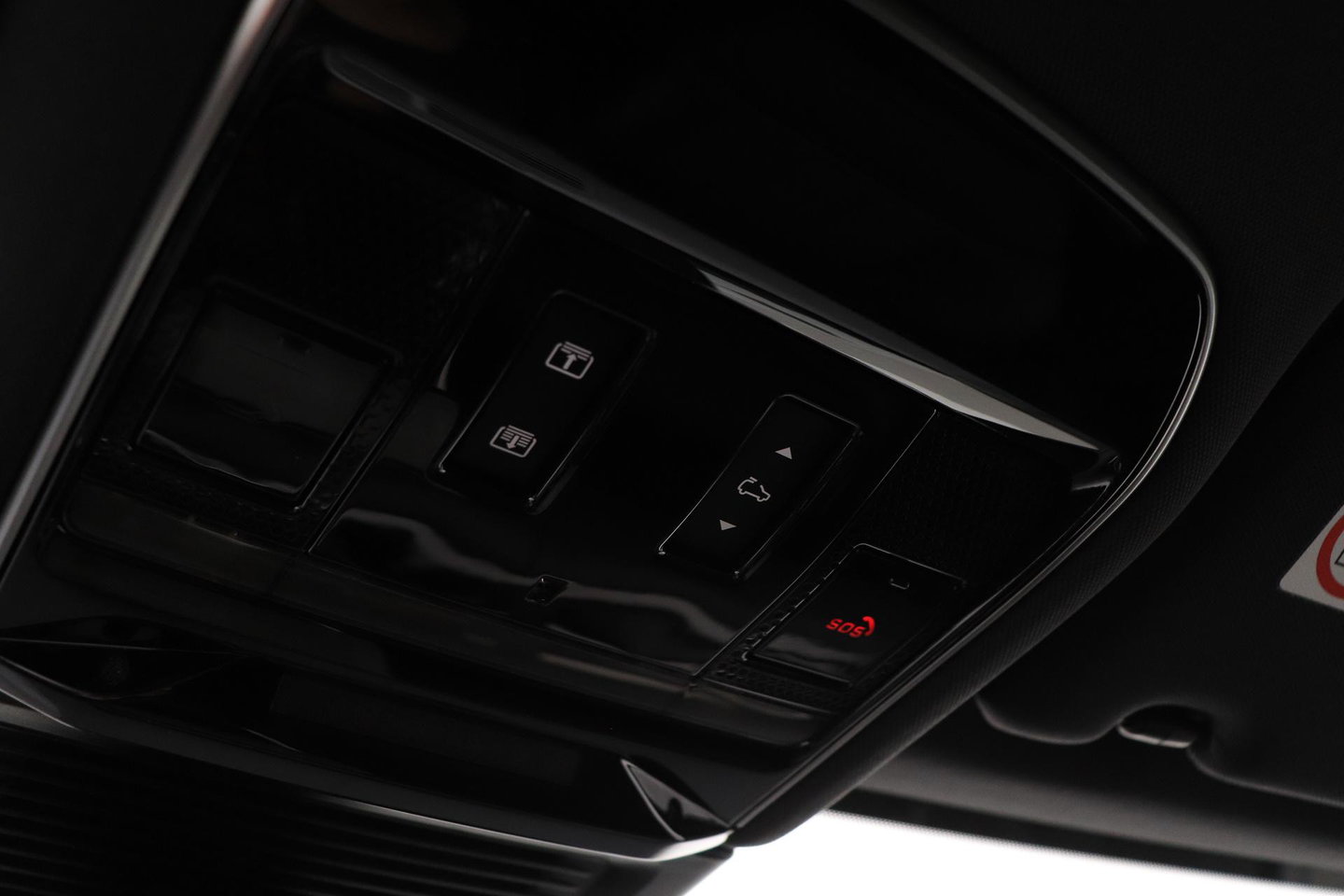 Land Rover Range Rover Sport 3.0 P460e Dynamic SE PHEV | Black Pack | Luchtvering | Panoramadak | Trekhaak | 360° Camera | Meridian | 23 Inch