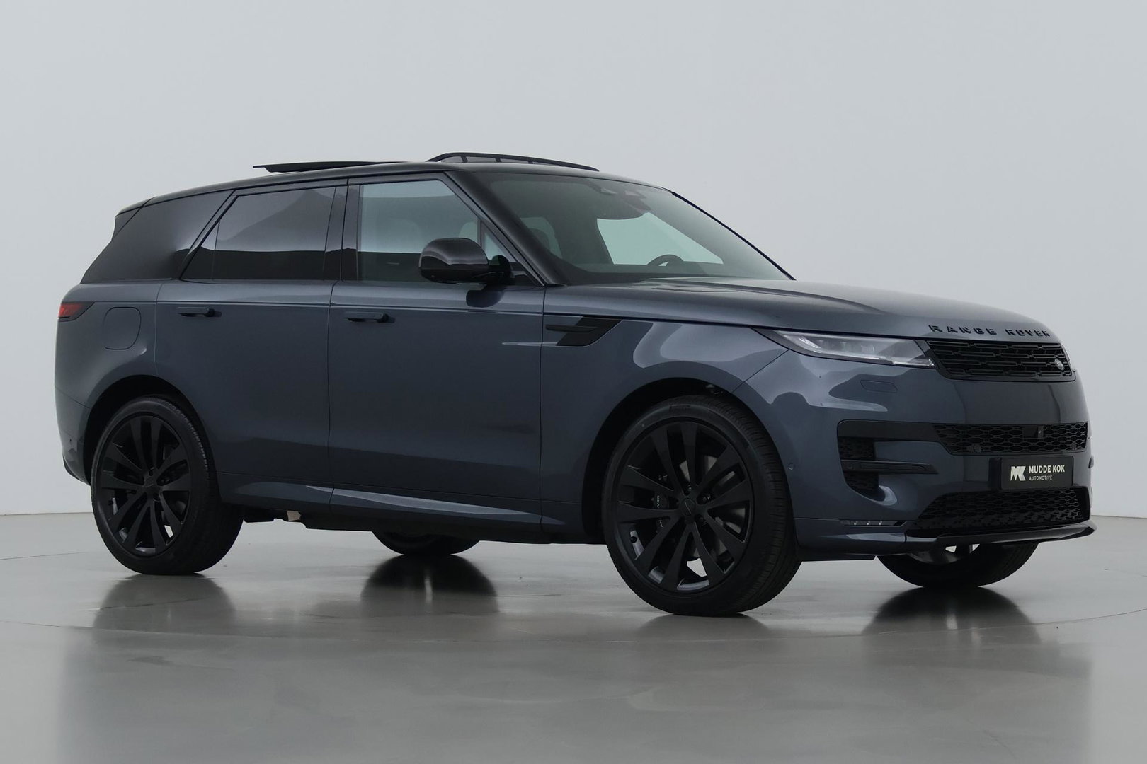 Land Rover Range Rover Sport 3.0 P460e Dynamic SE PHEV | Black Pack | Luchtvering | Panoramadak | Trekhaak | 360° Camera | Meridian | 23 Inch