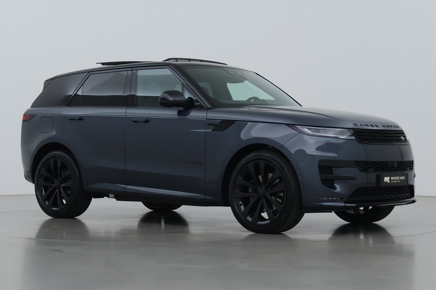 Land Rover Range Rover Sport 3.0 P460e Dynamic SE PHEV | Black Pack | Luchtvering | Panoramadak | Trekhaak | 360° Camera | Meridian | 23 Inch