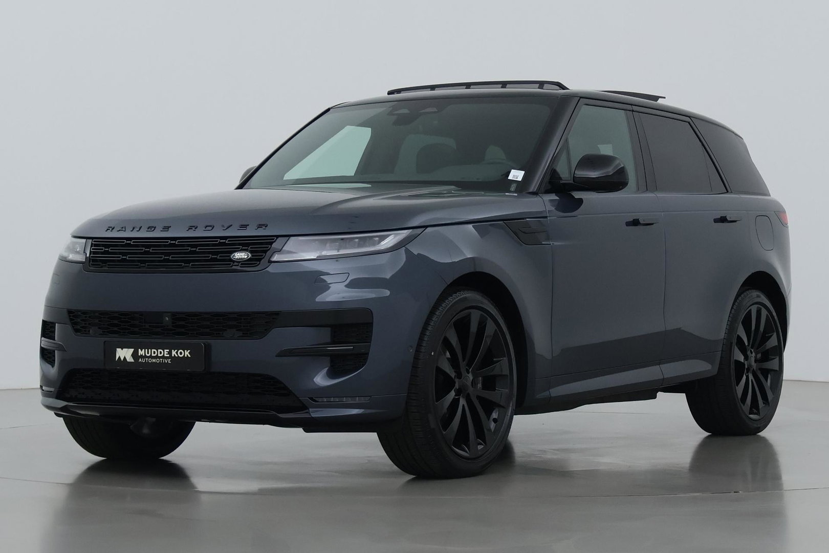 Land Rover Range Rover Sport 3.0 P460e Dynamic SE PHEV | Black Pack | Luchtvering | Panoramadak | Trekhaak | 360° Camera | Meridian | 23 Inch