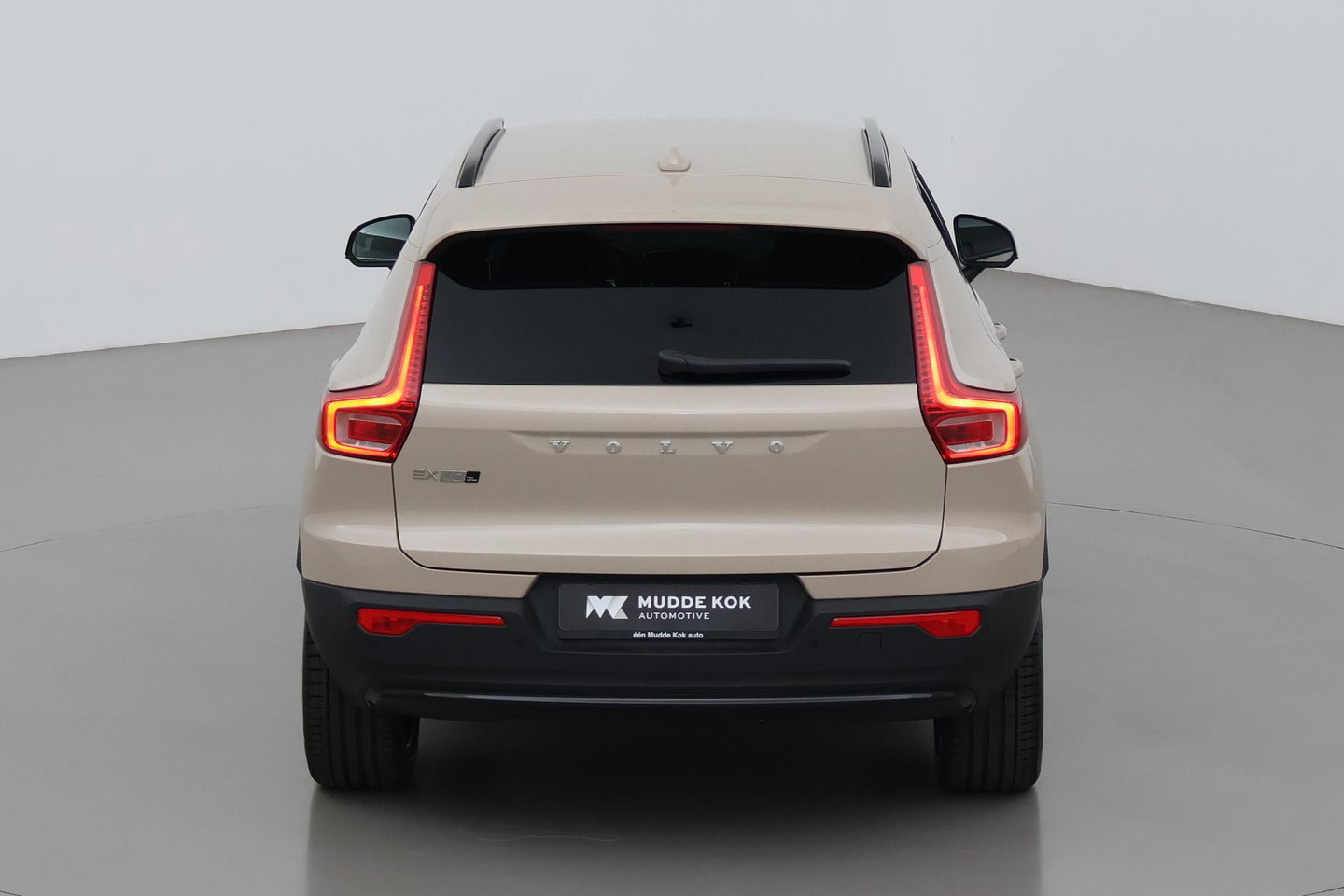 Volvo EX40 Twin Motor Plus 82 kWh | ACC | Harman/Kardon | 360° Camera | Stoel+Stuurverwarming | Keyless