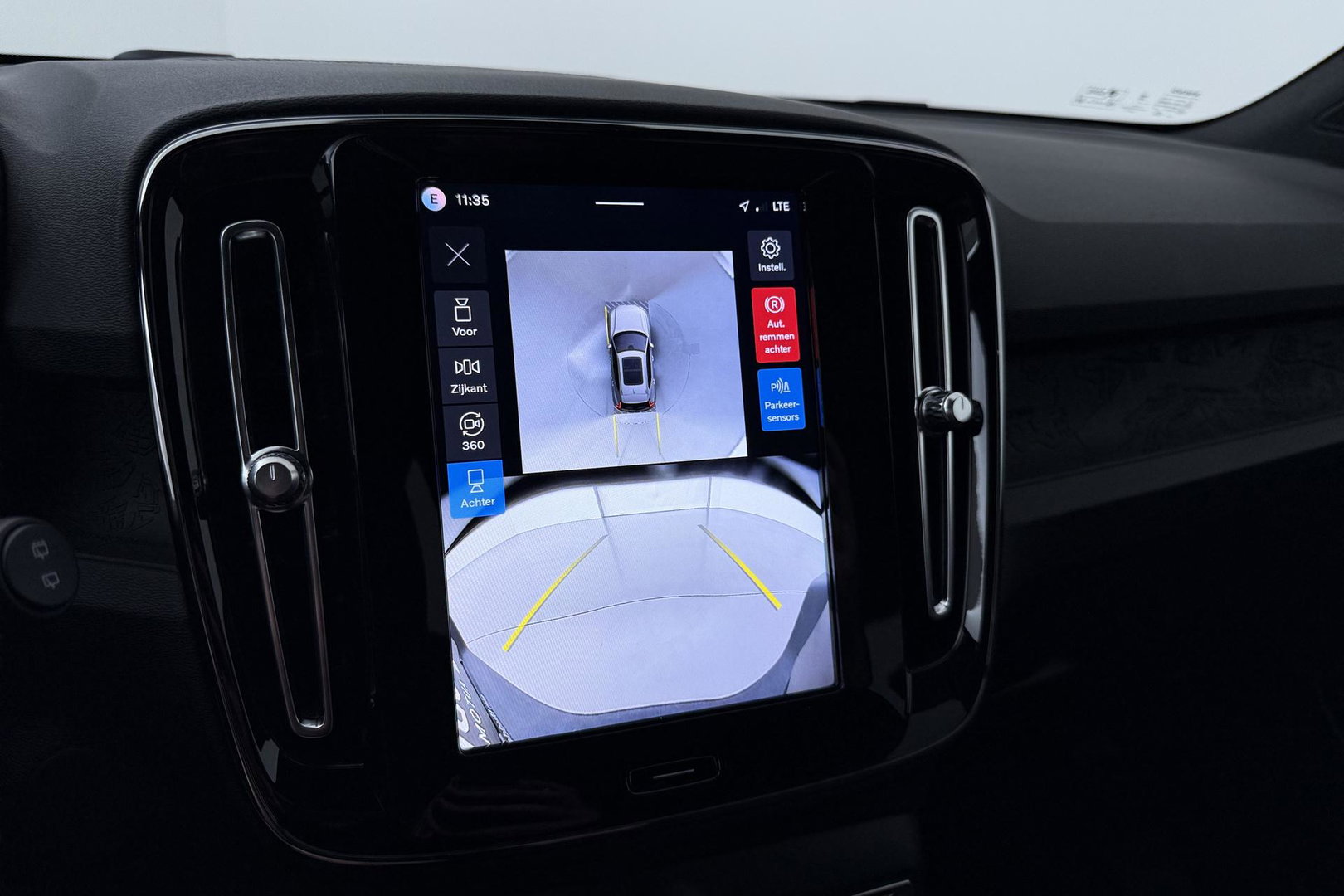 Volvo EX40 Twin Motor Plus 82 kWh | ACC | Harman/Kardon | 360° Camera | Stoel+Stuurverwarming | Keyless