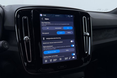 Volvo EX40 Twin Motor Plus 82 kWh | ACC | Harman/Kardon | 360° Camera | Stoel+Stuurverwarming | Keyless