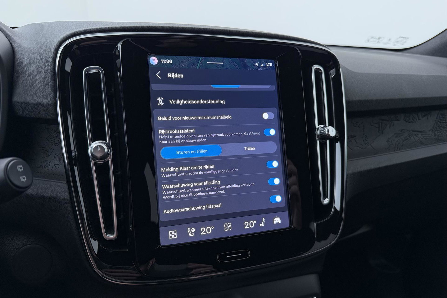 Volvo EX40 Twin Motor Plus 82 kWh | ACC | Harman/Kardon | 360° Camera | Stoel+Stuurverwarming | Keyless