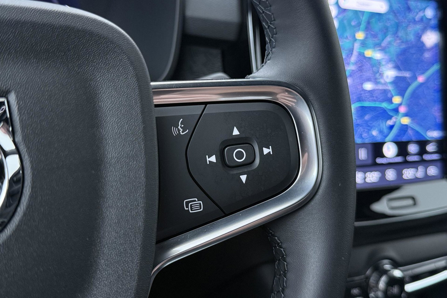 Volvo EX40 Twin Motor Plus 82 kWh | ACC | Harman/Kardon | 360° Camera | Stoel+Stuurverwarming | Keyless